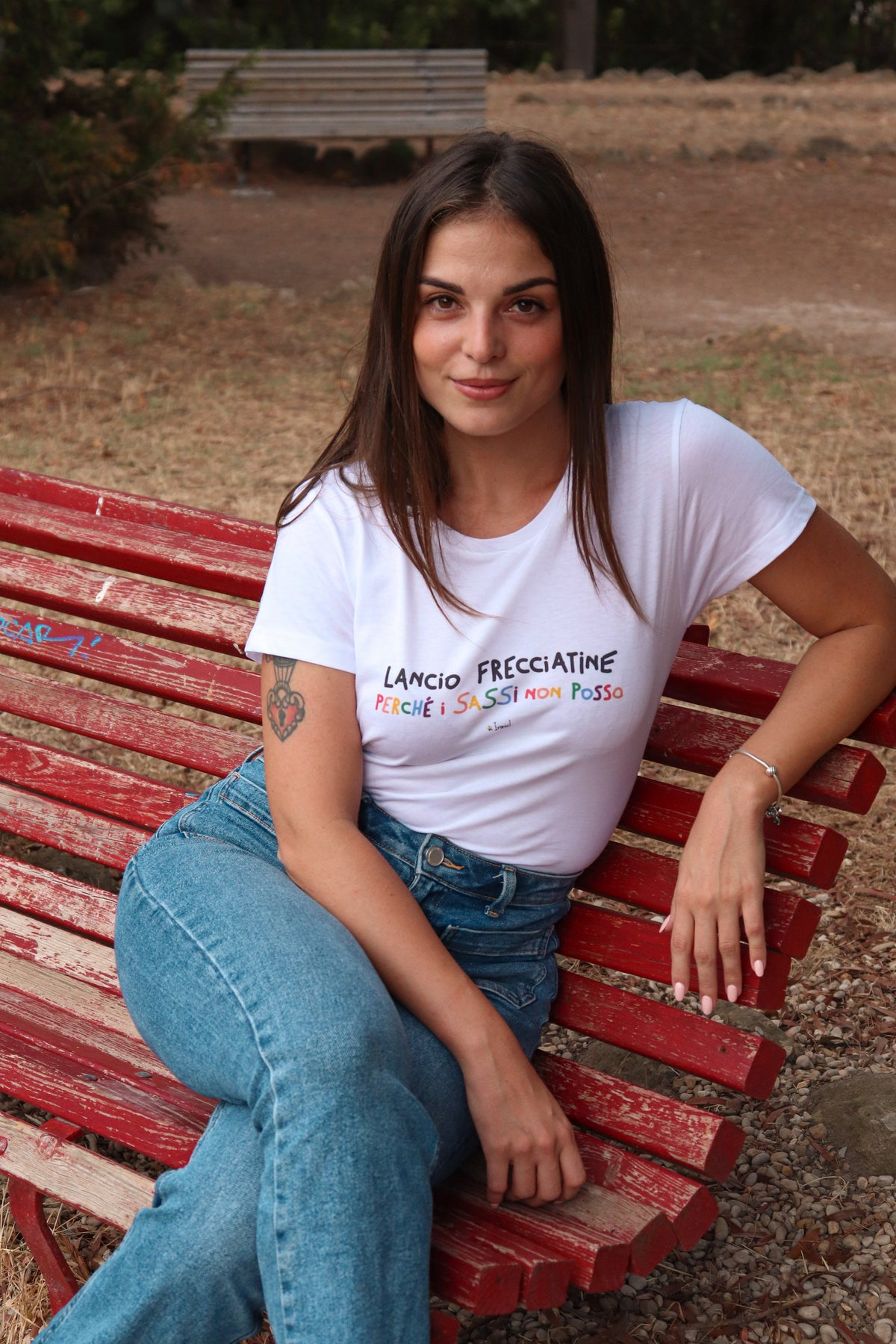 Maglia Donna "Lancio frecciatine perché i sassi non posso"